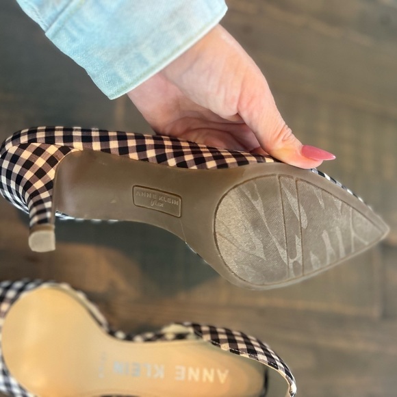 Anne Klein black and white heels size 8 - Picture 7 of 7